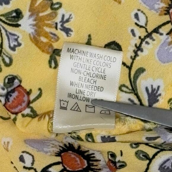 Max Studio Floral Wrap Top Women’s M | Yellow | Flutter Sleeve Blouse | EUC - Picture 9 of 11